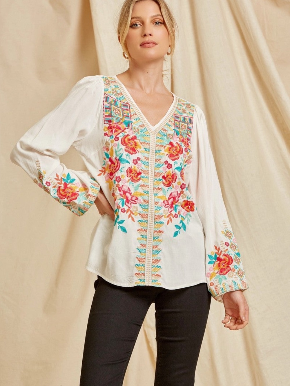 Savanna Jane Long Sleeve Embroidered Top Size Medium